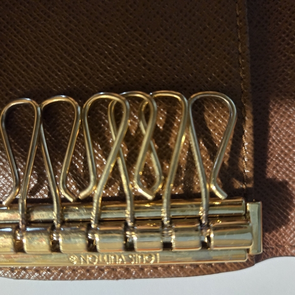 Louis Vuitton Coated Canvas 6 keyholder - Picture 8 of 12